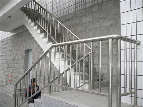 别墅复式楼梯jbo电竞网官网栏杆扶手管