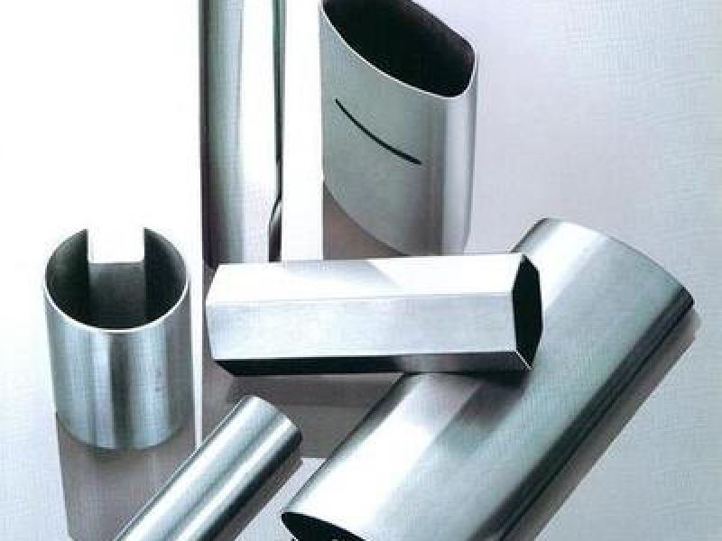 如何利用浮铁粉清洗jbo电竞网官网凹槽管表面的伤痕？